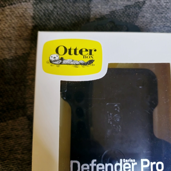 Otterbox Defender Case, Belt Holster Replacement For iPhone SE/6/7/8 (NWB) - Picture 4 of 16